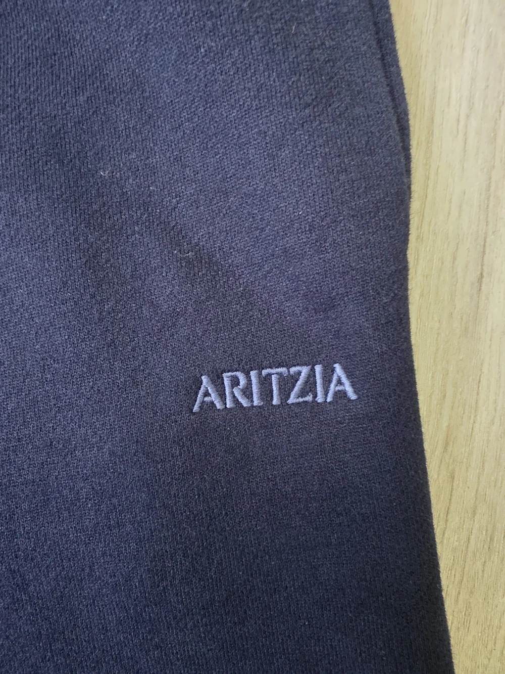 Aritzia Cozy Sweatfleece Mega Straight™ Sweatpant Size XS - Picture 7 of 16